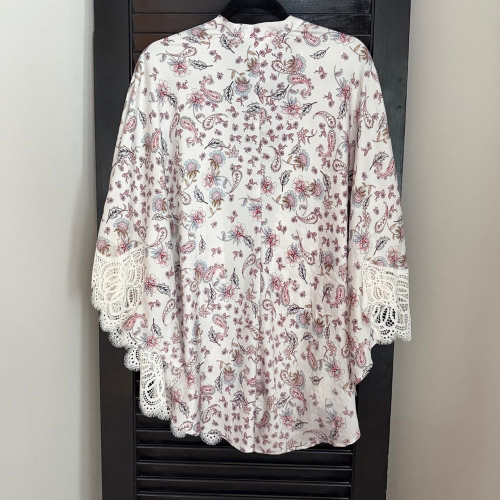Victoria’s Secret Floral Lace Trimmed Kimono Size XS/S Oversized Flowy Boho - Picture 2 of 8